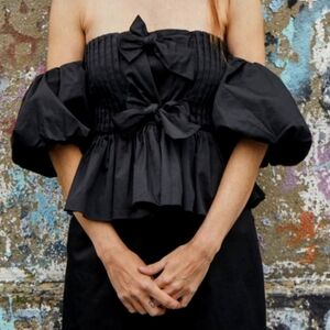 NWT Hunter Bell Rhea top